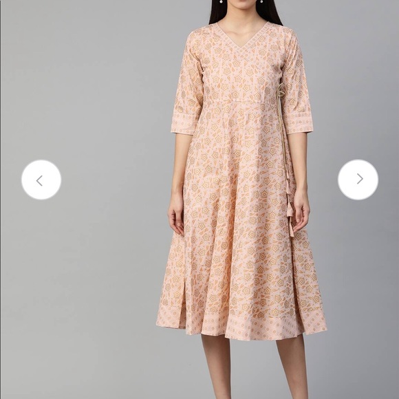 Dresses & Skirts - V neck printed dress